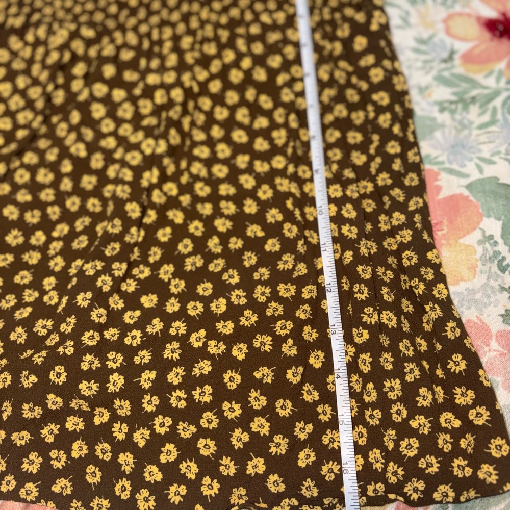 Madewell Piped Mini Skirt is featured in a "Marlow Floral Golden Spinach small - Picture 4 of 10